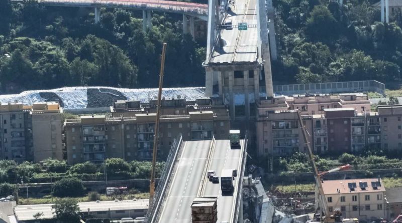 Il ponte Morandi di Genova dopo il crollo