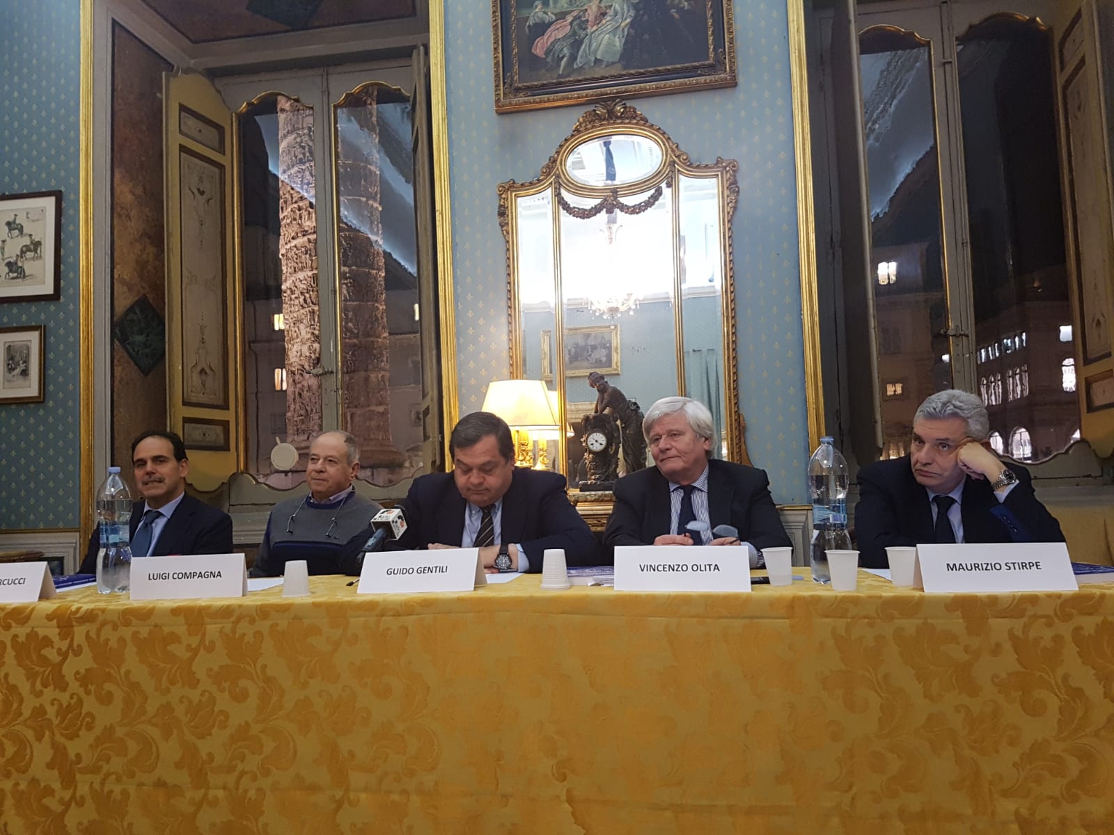 Un momento della presentazione del libro di Vincenzo Olita Illusione della libertà certezza della solitudine, tenuta a Roma il 23 gennaio 2019