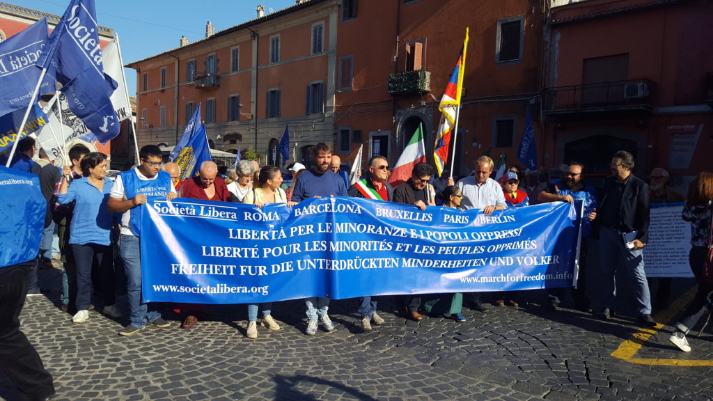 Un momento dell'XI marcia internazionale per la libertà dei popoli e delle minoranze oppresse