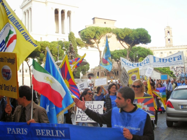 Roma e Parigi, VI Marcia per la Libertà delle Minoranze e dei Popoli Oppressi, 19 ottobre 2013