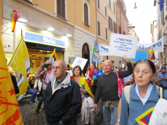 Roma e Parigi, VI Marcia per la Libertà delle Minoranze e dei Popoli Oppressi, 19 ottobre 2013