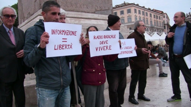 Roma, flash mod organizzato da Società Libera Per la vita di Radio Radicale