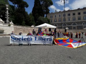 Un momento della manifestazione pro popolo Tibetano tenuta a Roma il 4 giugno 2020